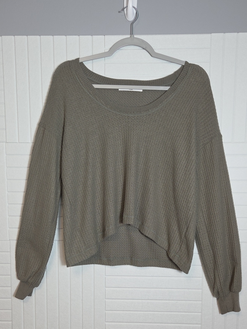 Project Social T Slouchy Scoop Neck Olive Green Long Sleeve Top Size XS